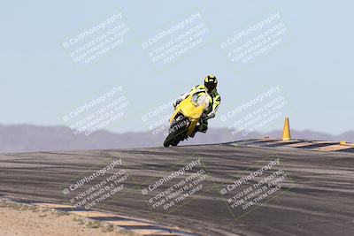 media/Dec-01-2025-Moto Forza (Mon) [[2daa91e15f]]/2-Intermediate Group/Session 2 (Turns 9 and 10)/